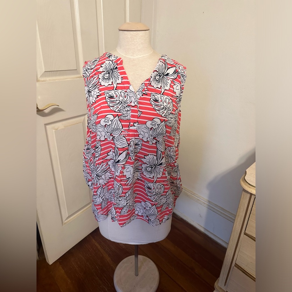 Crown and Ivy floral sleeveless top